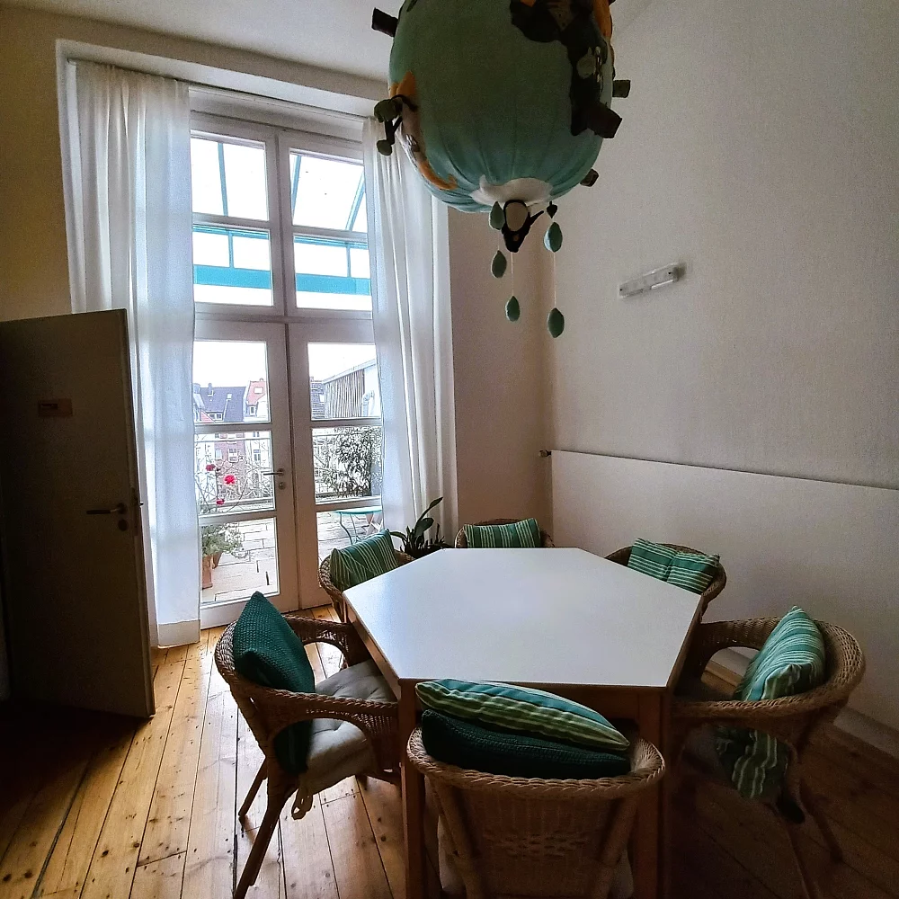 Teekueche mit Dachterrasse