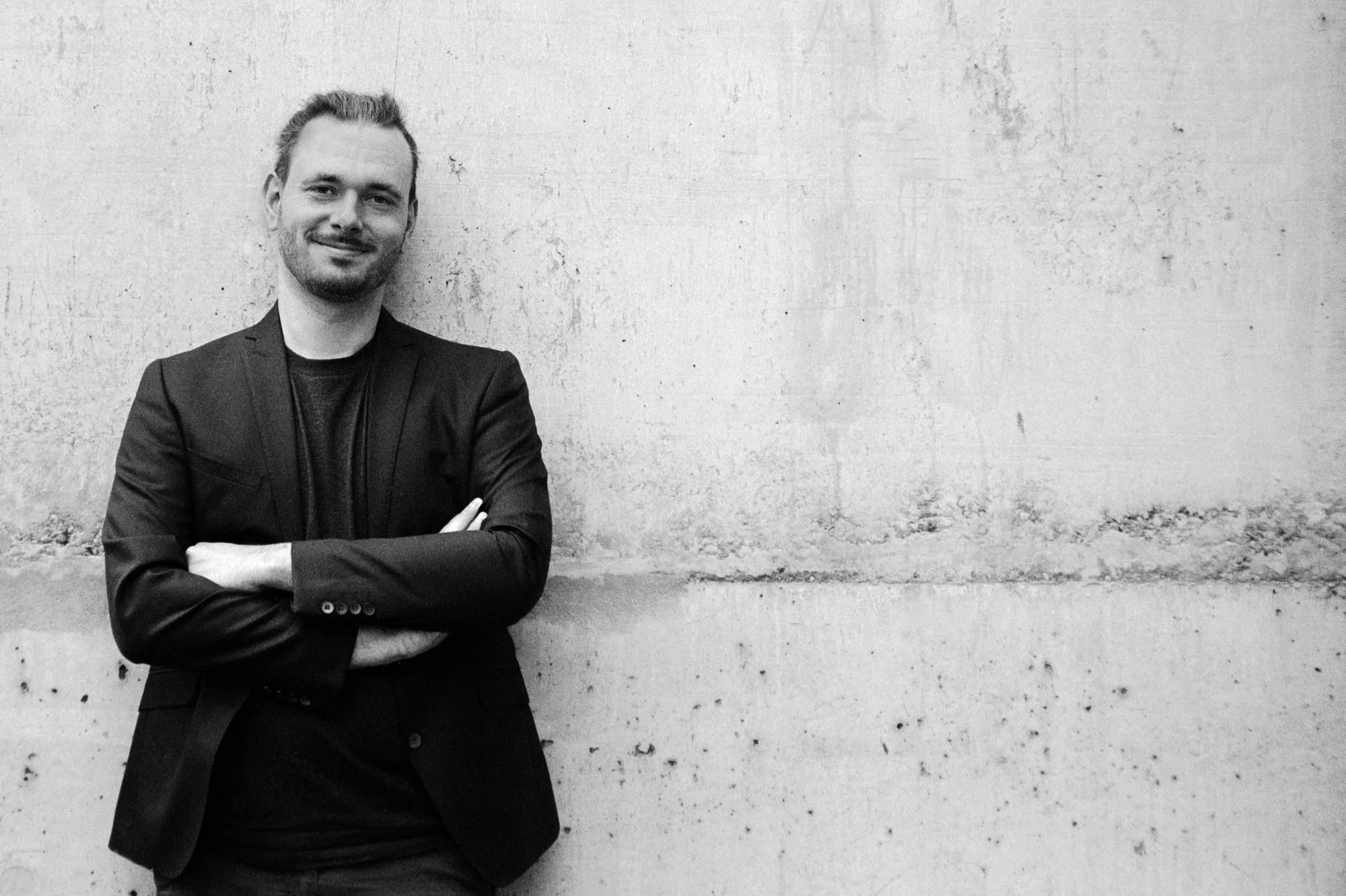 Portrait Adrian Issing Dozent Kreativ-Haus