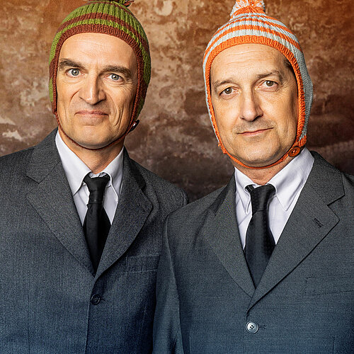 Ulan&Bator mit Pudelmütze im Kreativ-Haus