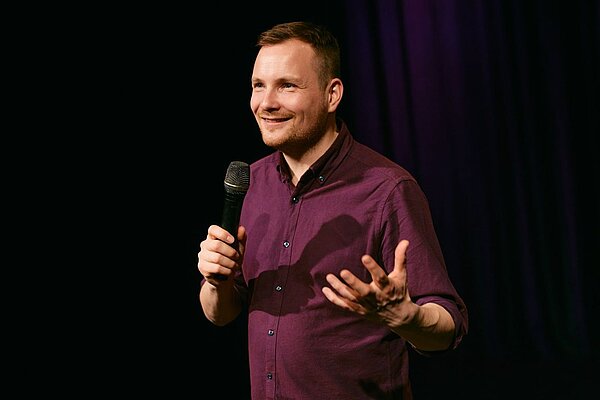 Kabarettist Jochen Schwerdtfeger im Kreativ-Haus