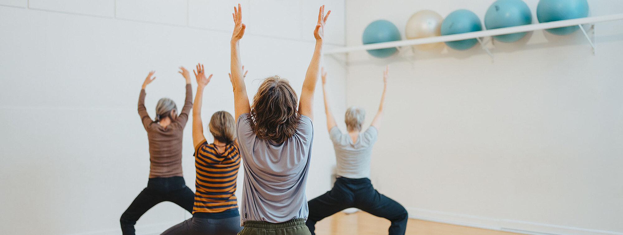 Tänzerinnen im Kurs Modern Dance für Fortgeschrittene im Kreativ-Haus