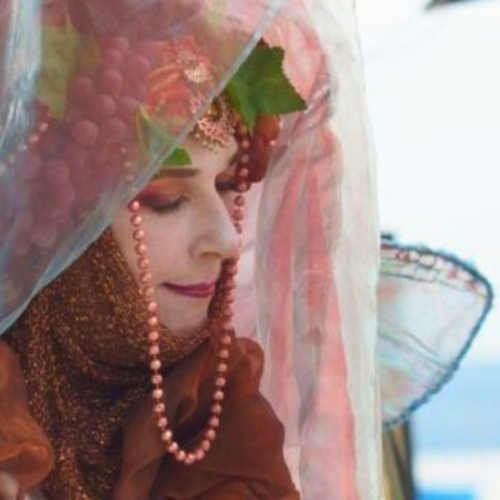 Butoh Tänzerin mit Schleier