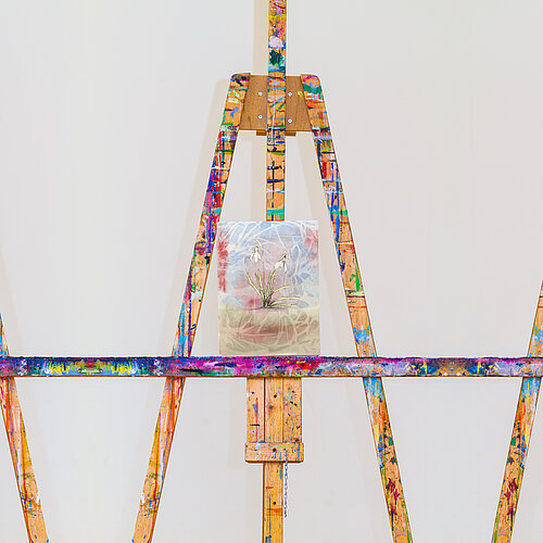 Drei Staffeleien mit Bildern aus Aquarellkurs im Kreativ-Haus