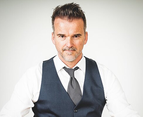 Porträtbild des Künstlers Marc Gettmann