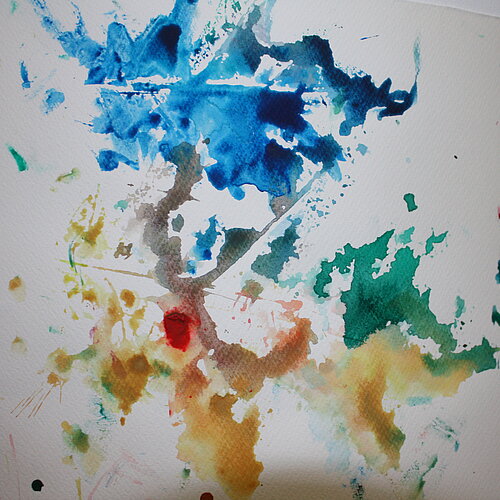 Aquarellfarbe auf Papier in der Jugendkunstschule im Kreativ-Haus