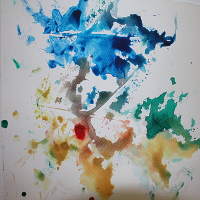 Aquarellfarbe auf Papier in der Jugendkunstschule im Kreativ-Haus