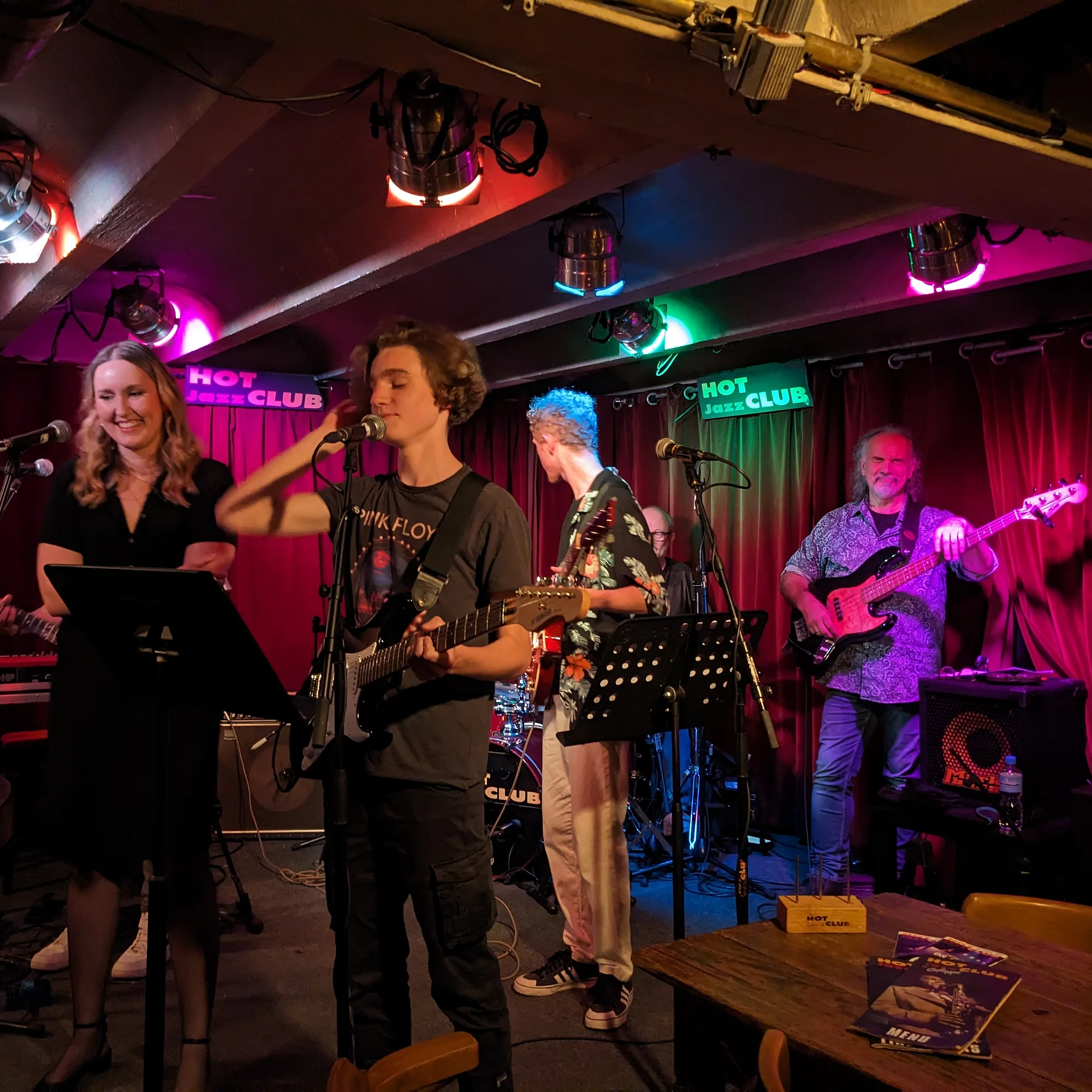 Auftritt im Hot Jazz Club der Projektgruppe BLues You Can Use aus dem Kreativ-Haus