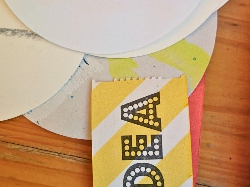 Zettel mit Auschrift Idea