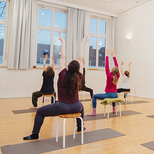 Menschen in Bewegung im Kreativ-Haus