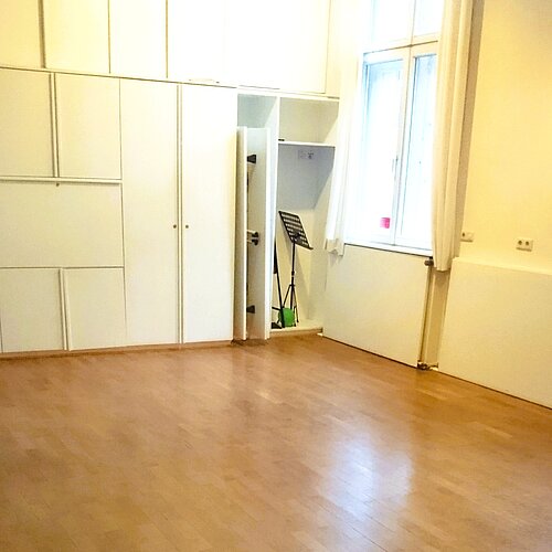 Kreativ-Haus Mehrzweckraum 6 mit Schrankseite